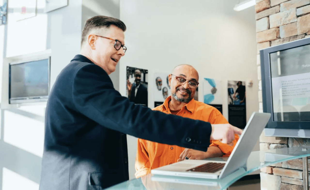 How to Present Yourself Online to Book Jobs in the Entertainment Industry